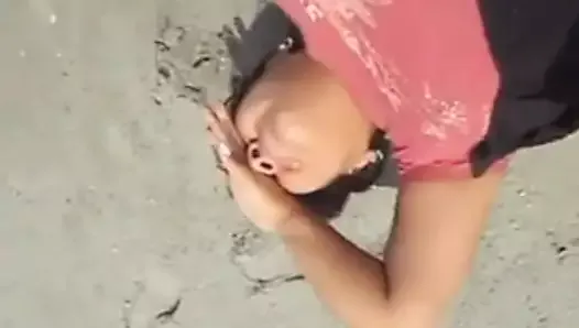 Desi Lanja Nu Beach Lo Open Chesi Pooku Lo Modda Petti Kekalu Pettela Denga Outdoor Beach Fucking in Telugu