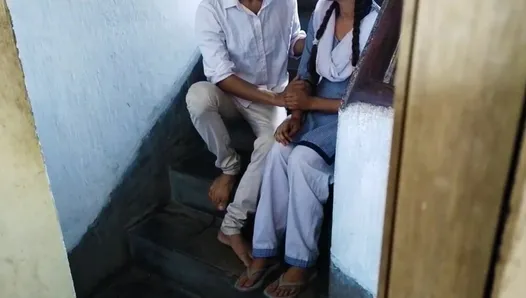 School khatam hone ke baad school ke siri me ghapaghap chudai